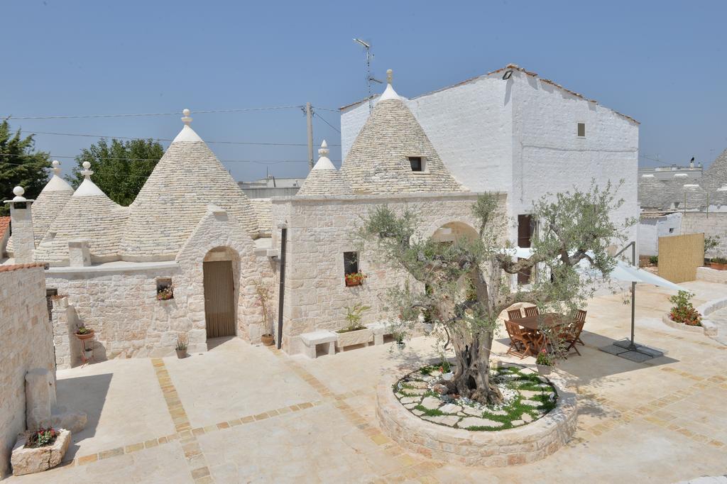 Truly Trulli Villa Alberobello Exterior photo